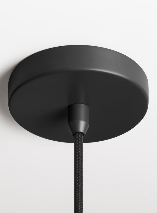 Lampe suspendue Ultra 3 de Blu Dot : minimalisme et authenticité. Noir mat.