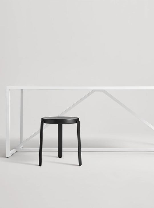 Tabouret Unit Blu Dot : tabouret empilable au design épuré. oblivion