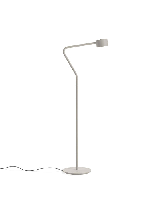 Blu Dot Verge : lampe sur pied élégante avec tête orientable.