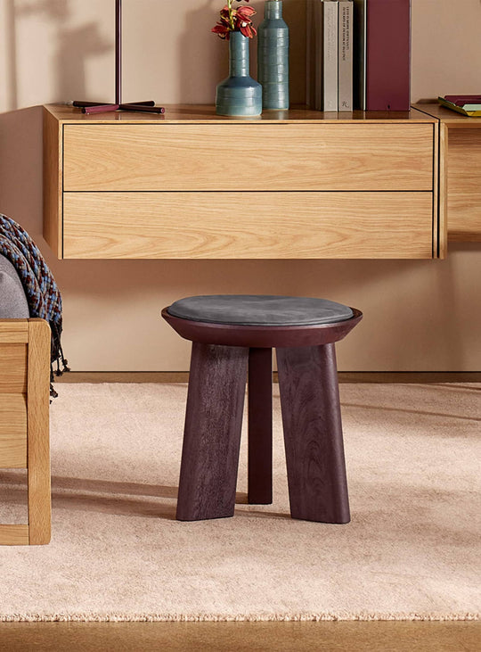 Wonder Wall 2.0 de Blu Dot : caisson mural suspendu au look épuré. chene