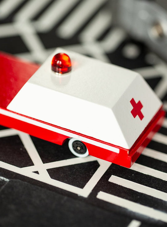 Ambulance Candylab Nüspace, inspire jeux de rôle et héros du quotidien.