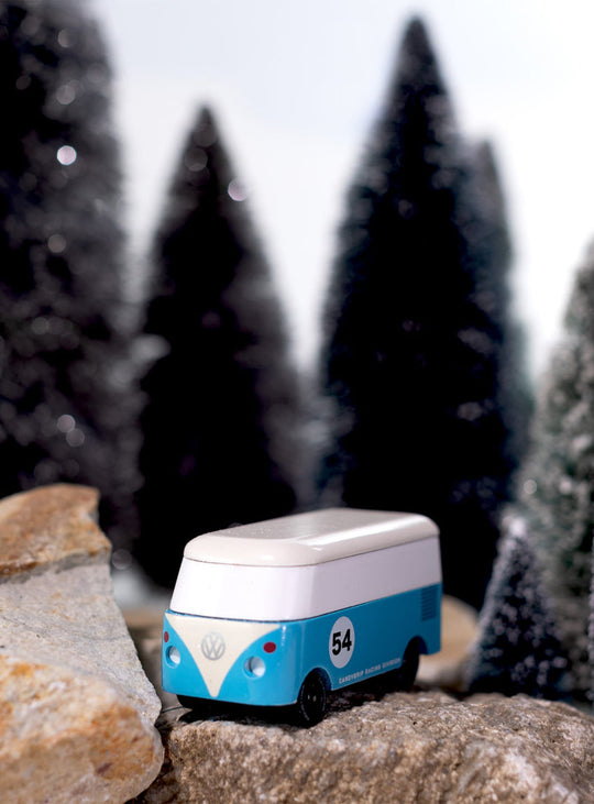 Mini vans Candyvan de Candylab : qualité artisanale et style rétro. bleu