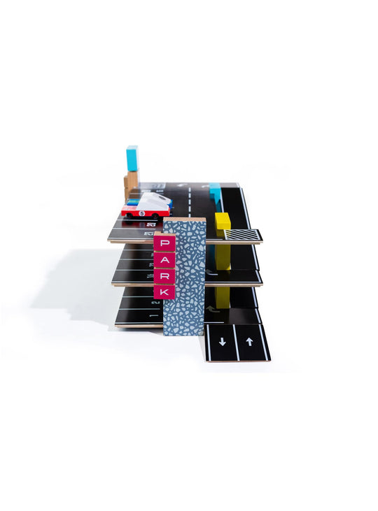 Garage en bois Candylab, solution élégante pour stocker vos bolides miniatures.