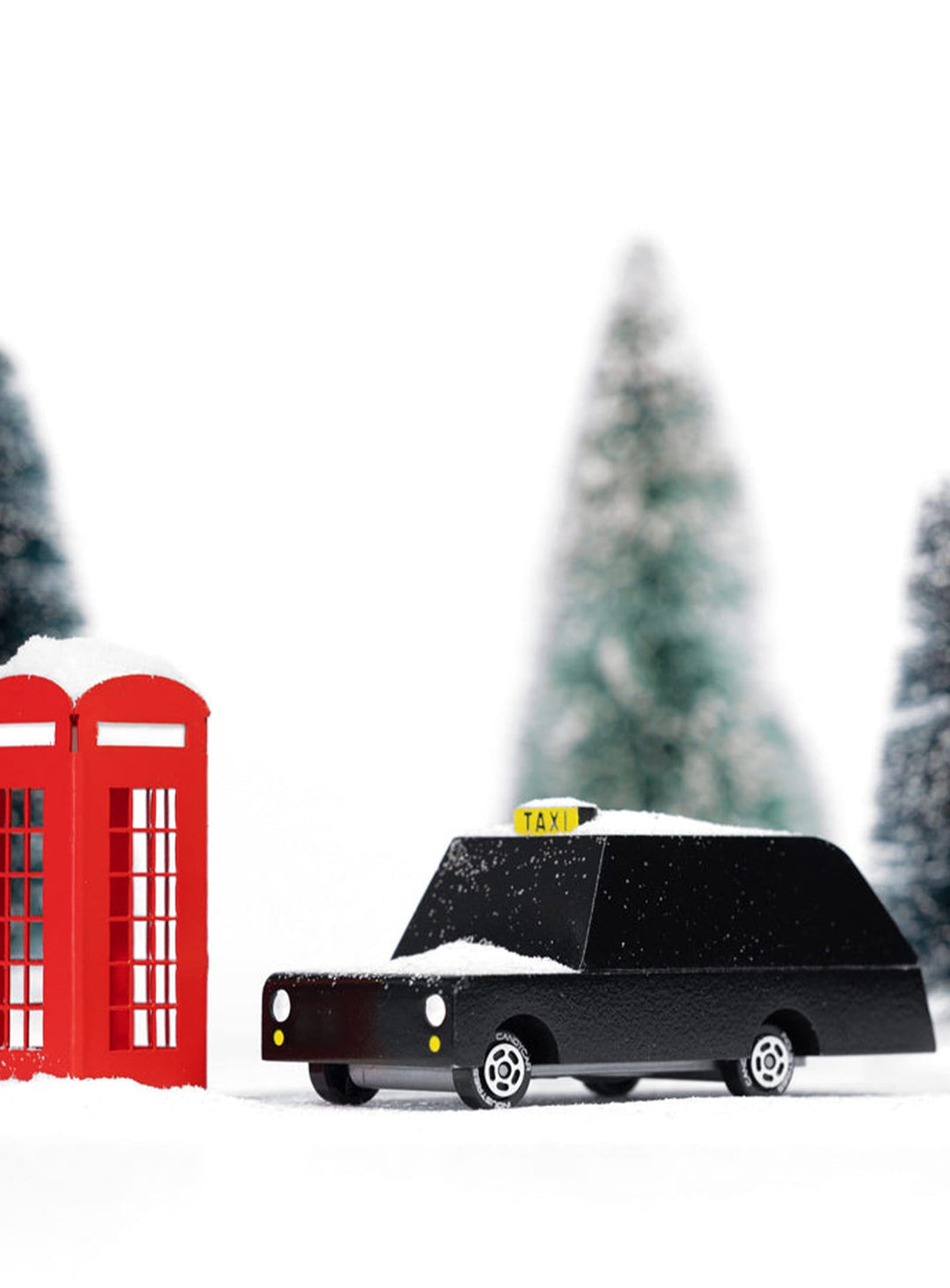 London Taxi Candylab, taxi noir en bois inspiré du mythique Black Cab.