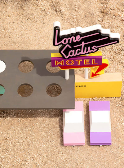 Lone Cactus Motel Candylab, motel vintage qui transporte dans l’esprit des sixties.