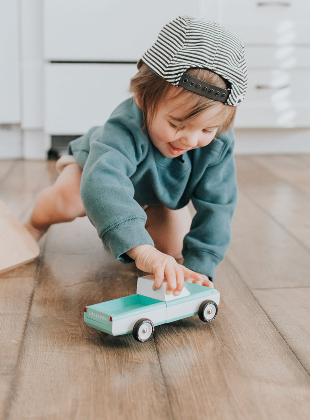 Longhorn Candylab, pick-up en bois pratique et emblématique pour jeux imaginaires.