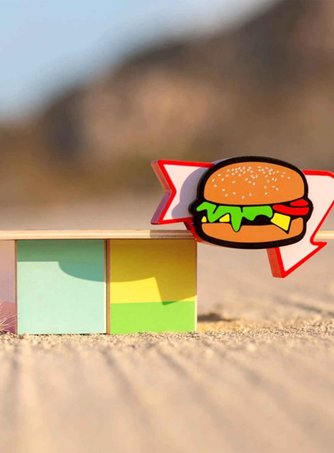 Roadside Shack Candylab, mini shack en bois au charme rétro irrésistible. burger