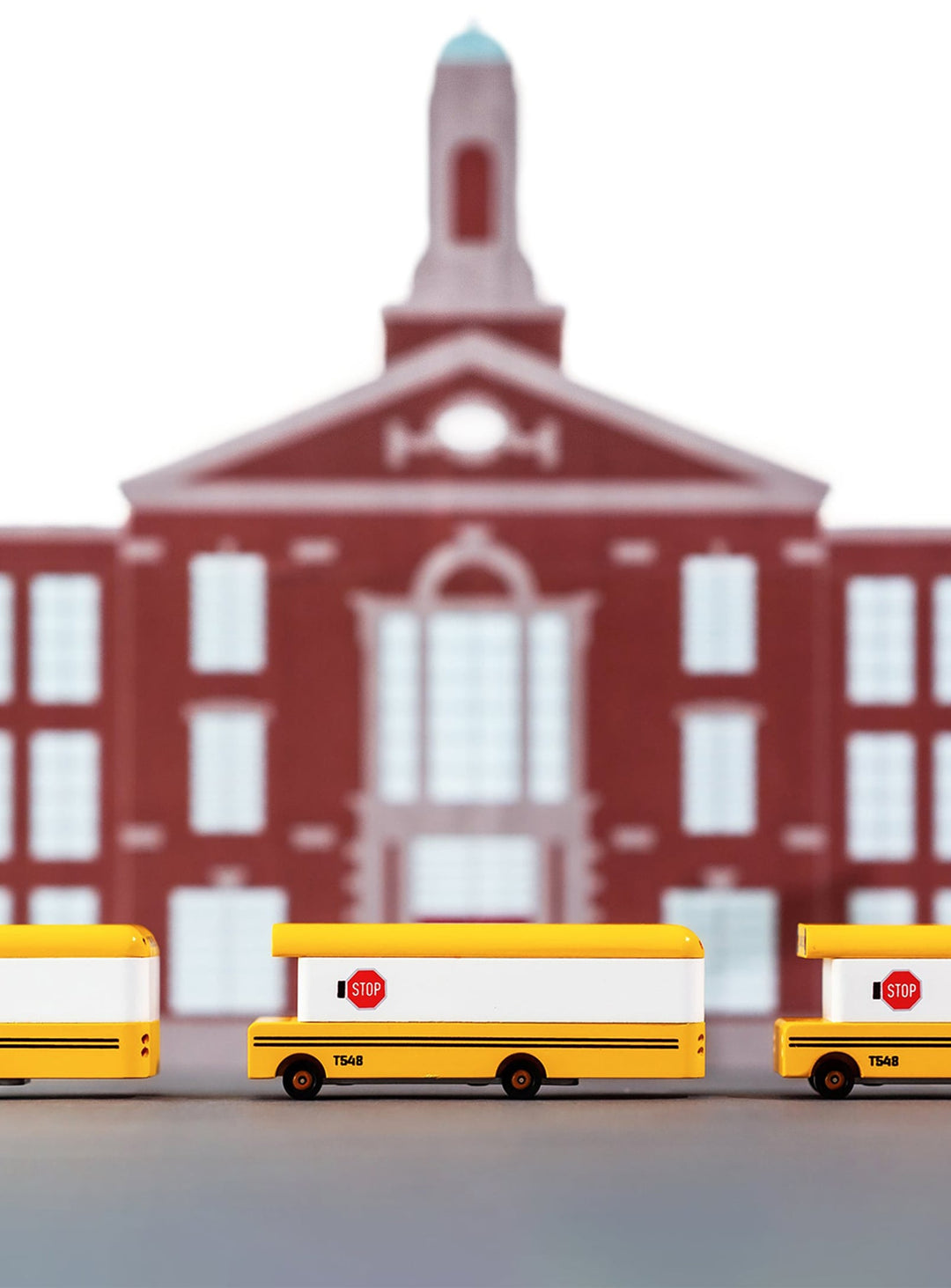 Bus scolaire Candylab, mini school bus rétro pour jeux créatifs.