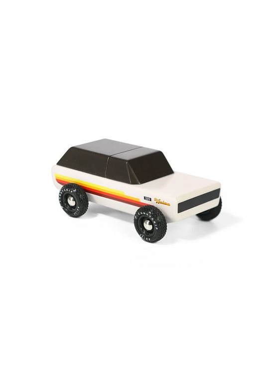 Wanderer de Candylab, SUV miniature inspiré des voitures classiques.