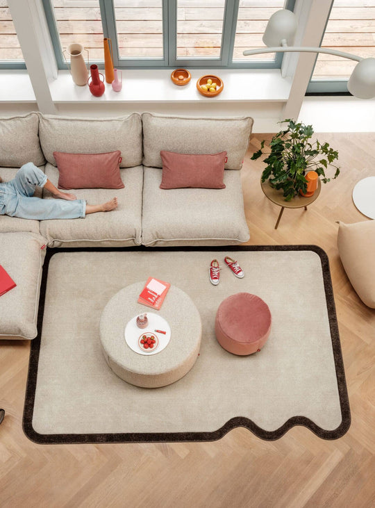Tapis design Fatboy Not Straight : forme organique, douceur visuelle et style moderne pour intérieur contemporain. grand