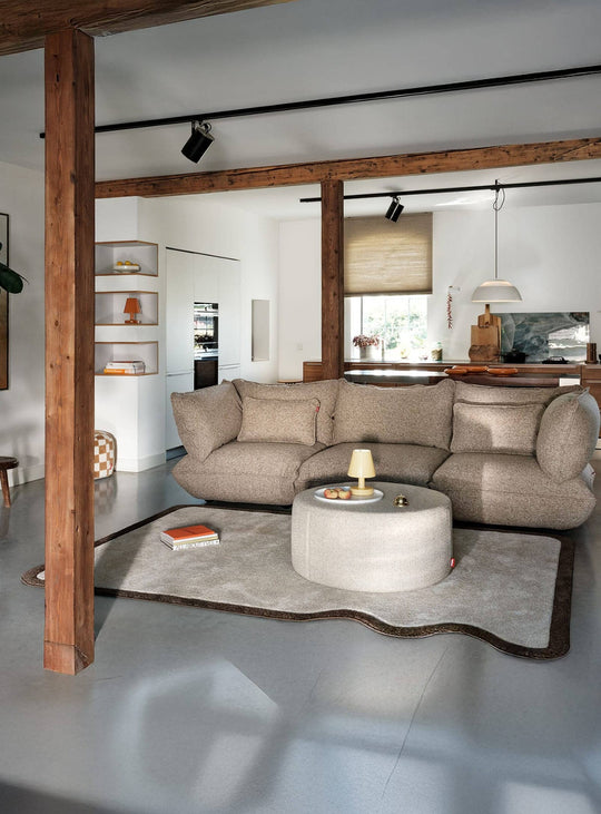 Tapis moderne Fatboy Not Straight : forme originale et couleurs faciles à intégrer. grand