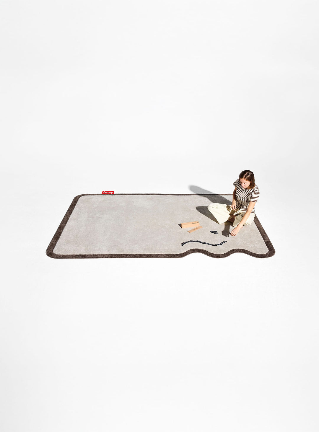 Tapis design Fatboy Not Straight : bords ondulés et style créatif pour espace de vie. petit