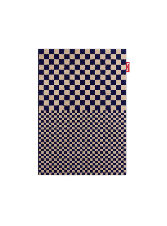 Tapis moderne Fatboy Square Affair : jeu de carreaux graphiques et ambiance apaisante.