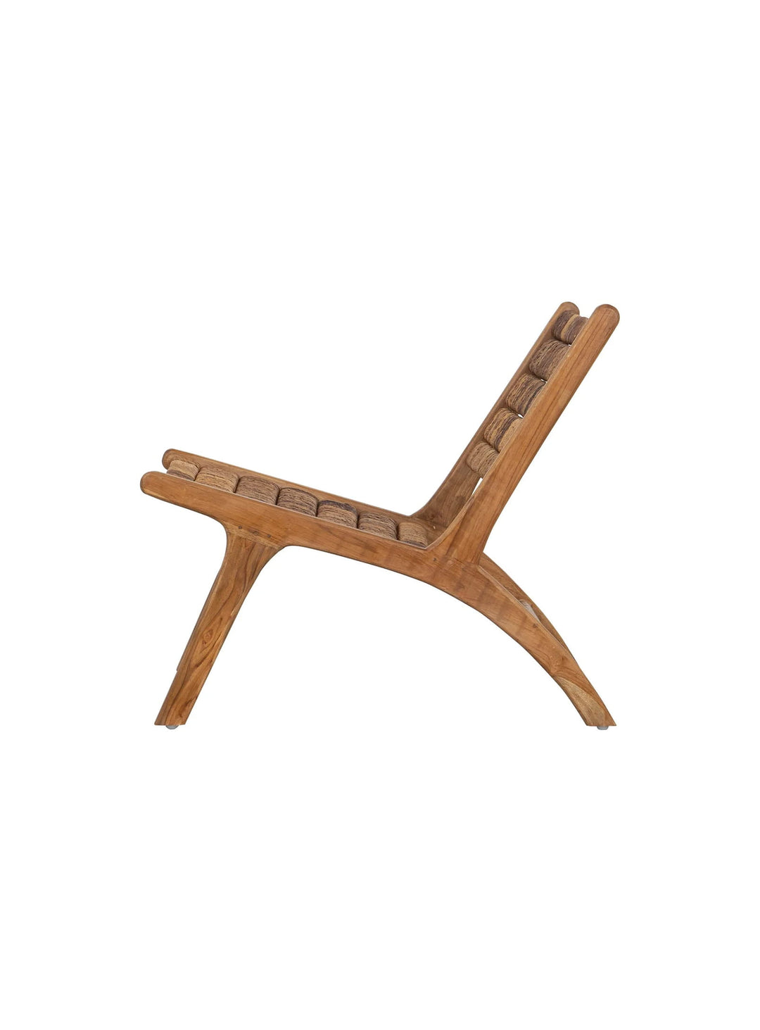 Fauteuil Caterpillar robuste et élégant, fabriqué en matériaux naturels au style intemporel.