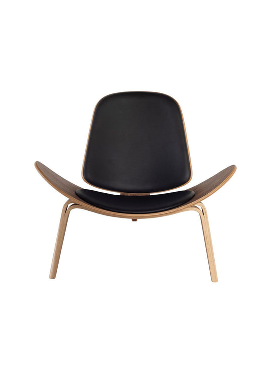 Craquez pour le fauteuil CHO7 Shell, alliance parfaite entre design organique et détente absolue. noir