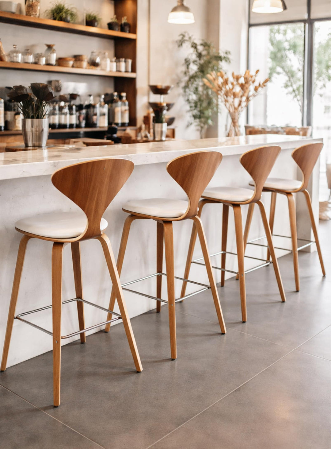 Tabouret de comptoir Cherner, confort ergonomique et esthétique mid-century modern. blanc