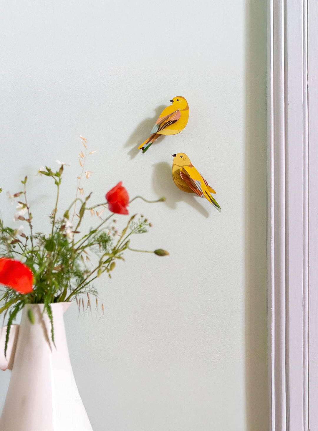 Studio Roof : un oiseau lumineux et écoresponsable pour votre intérieur.