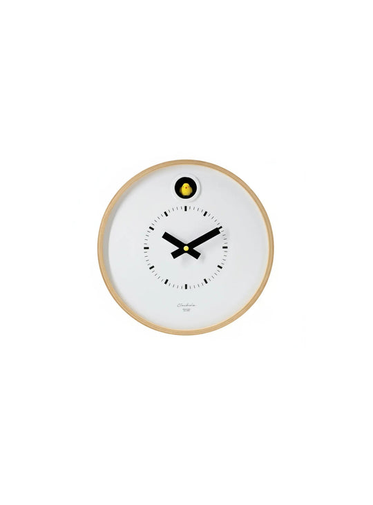 Horloge coucou Cloudnola Dot : une version contemporaine du coucou traditionnel, à poser ou à fixer au mur.