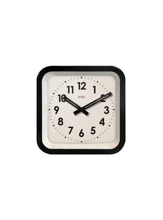Horloge Cloudnola Square : un modèle carré minimaliste, silencieux et résistant à l’humidité.