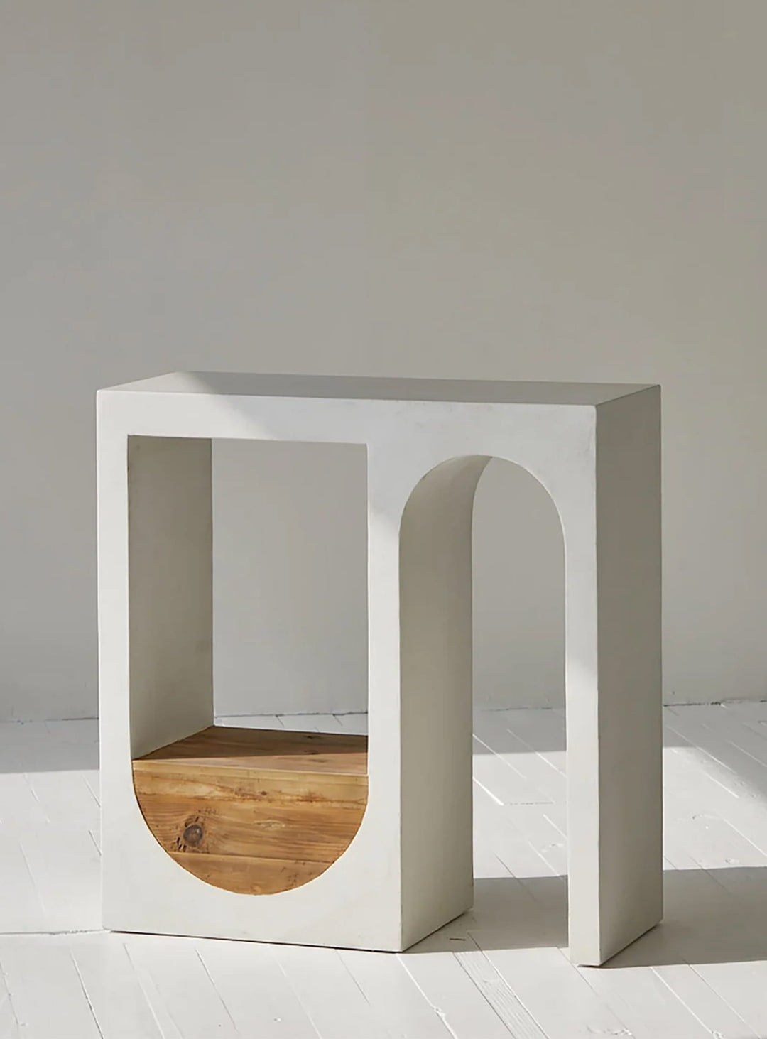La console Columbus combine robustesse, lignes épurées et style moderne.