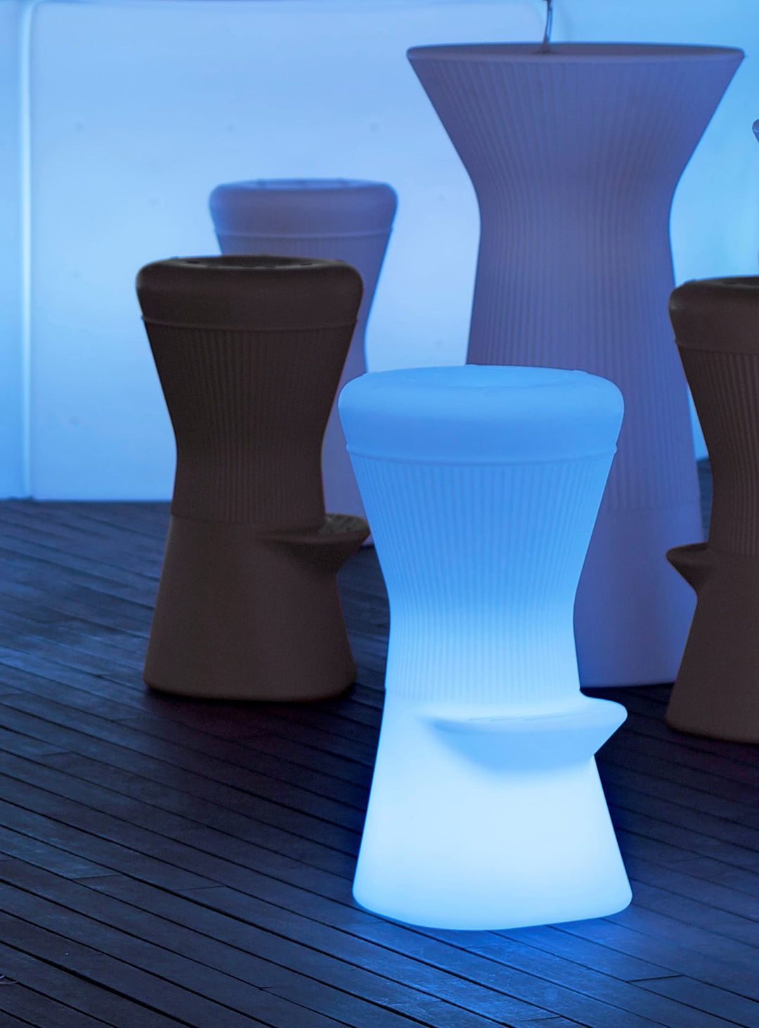 Tabouret de bar Corfu LED Newgarden : tabouret LED, ambiance et éclairage RGB.