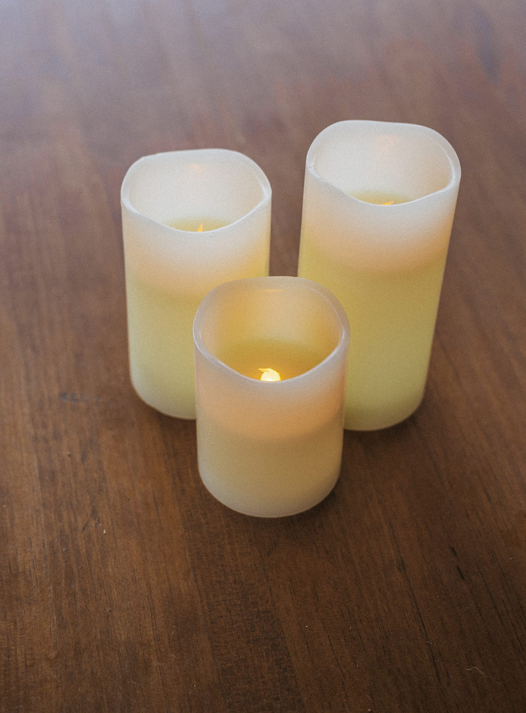 Lot de 3 bougies sans flamme Dolo Newgarden : bougies design, lumière douce et élégante.