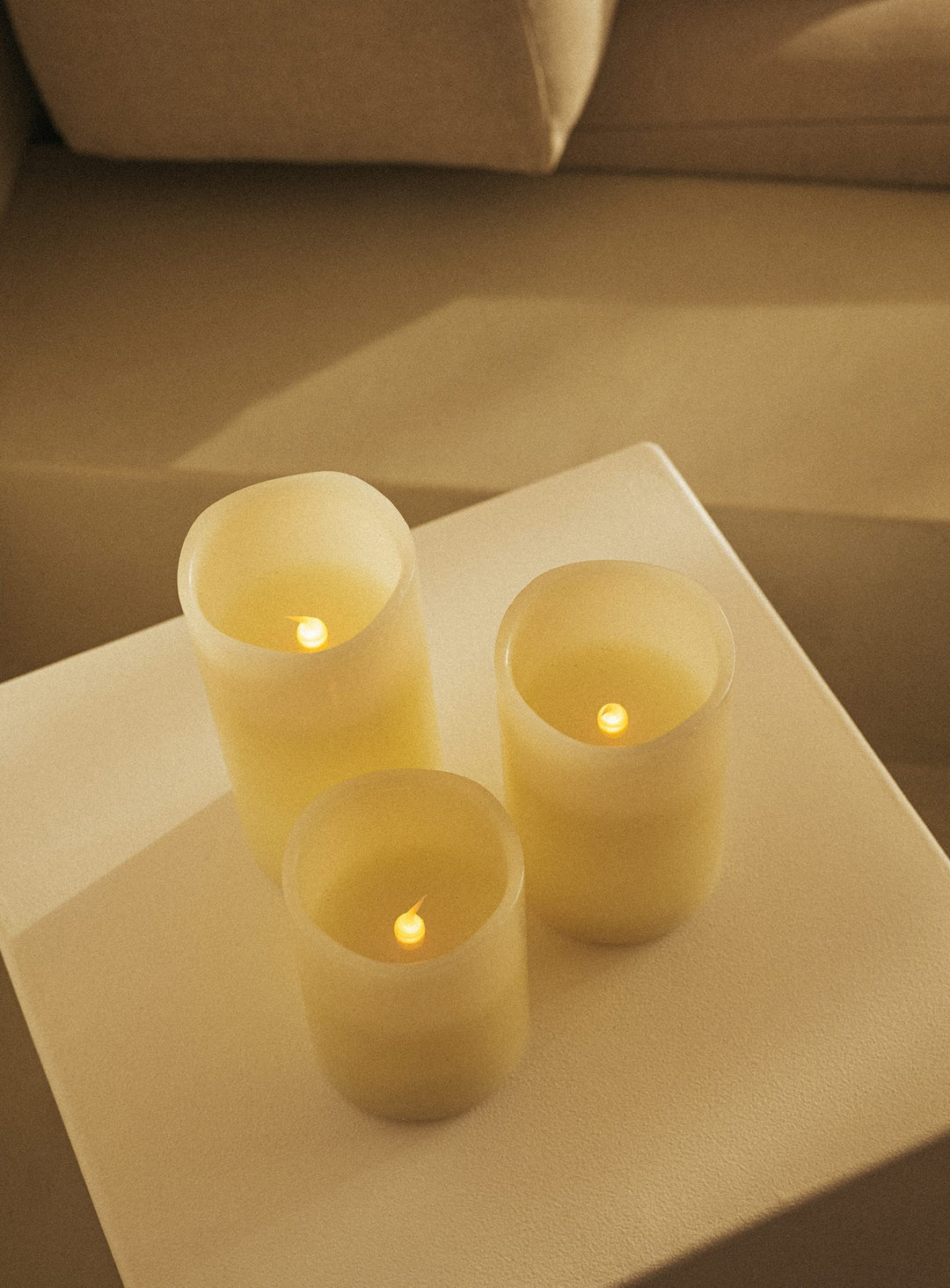 Lot de 3 bougies sans flamme Dolo Newgarden : bougies LED, ambiance chaleureuse.