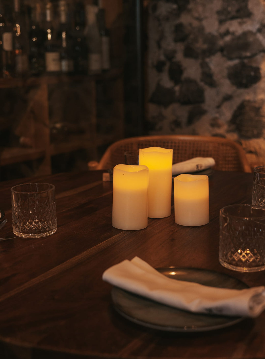 Lot de 3 bougies sans flamme Dolo Newgarden : bougies LED design, effet flamme réaliste.