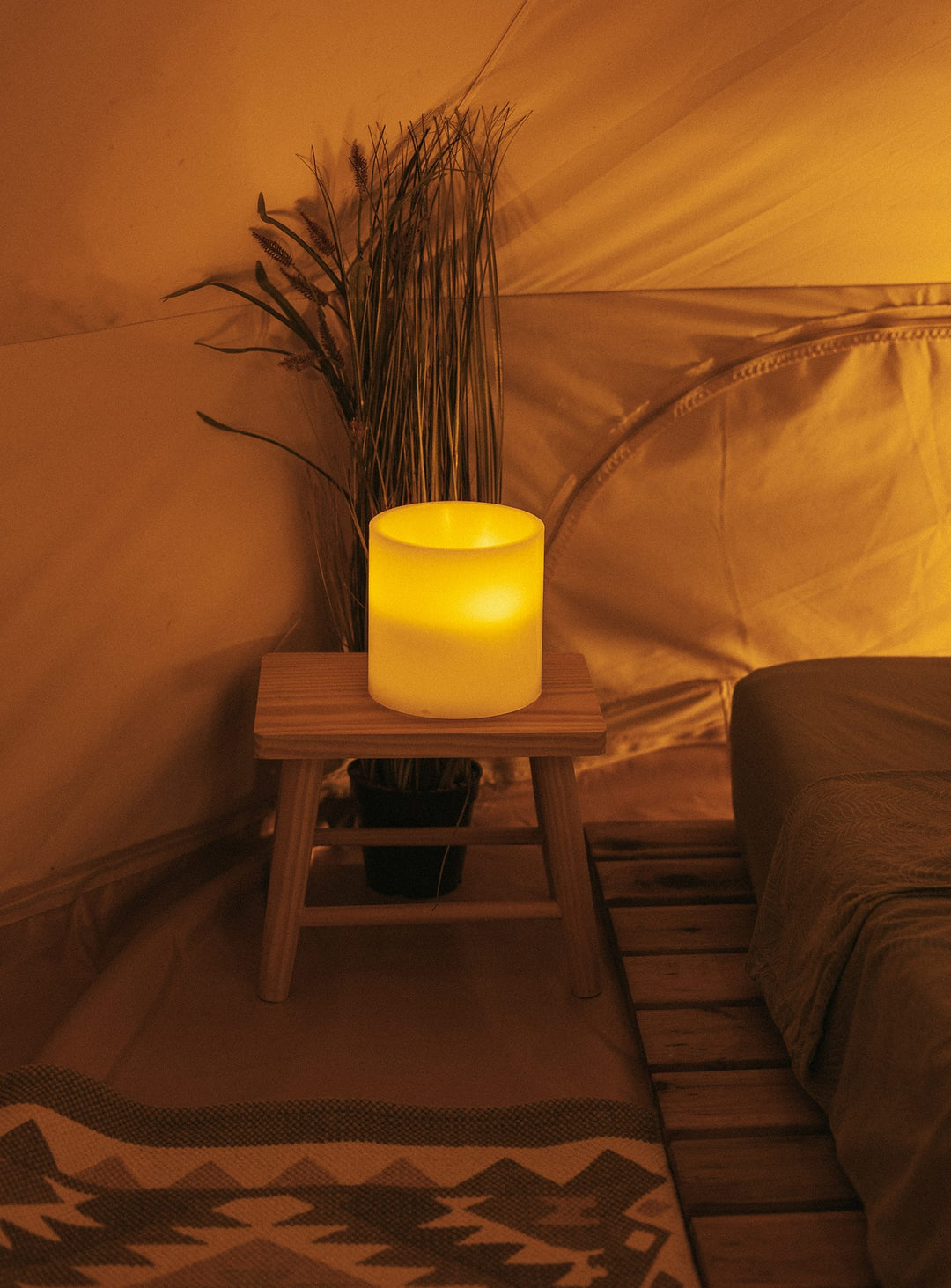 Bougie sans flamme Dolo 3 mèches Newgarden : bougie LED, parfaite pour intérieur.