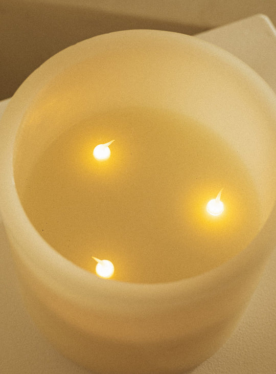 Bougie sans flamme Dolo 3 mèches Newgarden : bougie LED, effet réaliste et sécurisé.