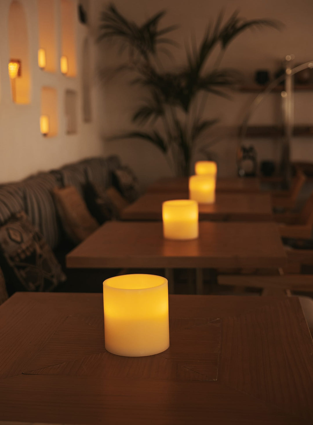 Bougie sans flamme Dolo 3 mèches Newgarden : bougie LED, ambiance cosy et réaliste.