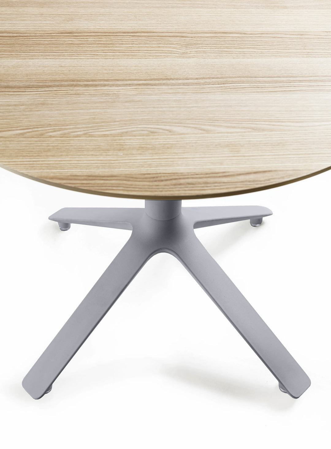Table bistrot EEX TOOU Design, une table design qui conjugue style, robustesse et praticité. naturel