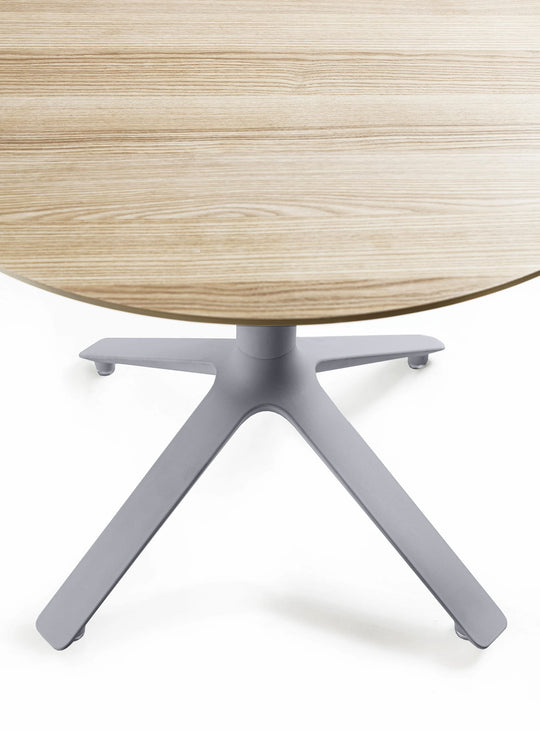 Table bistrot EEX TOOU Design, une table design qui conjugue style, robustesse et praticité. naturel