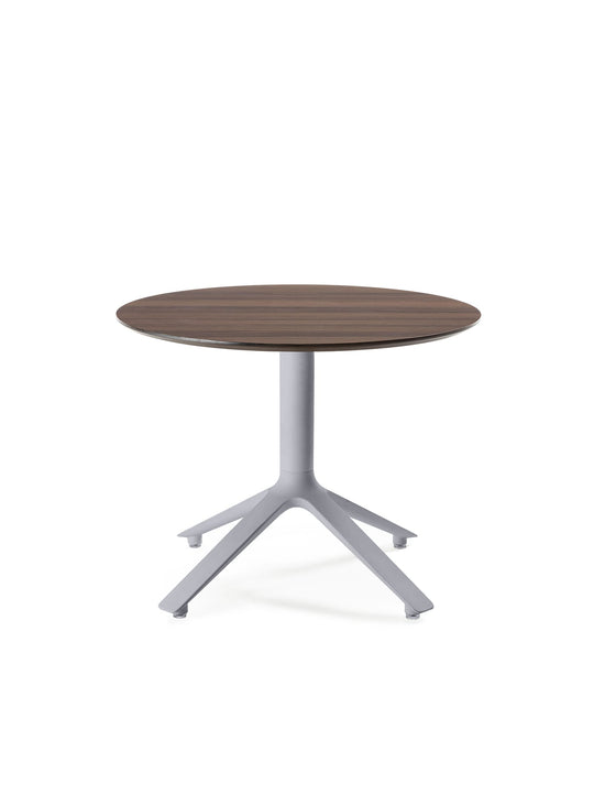 Table d'appoint ronde EEX TOOU Design, un mobilier élégant aux lignes douces et arrondies. noyer