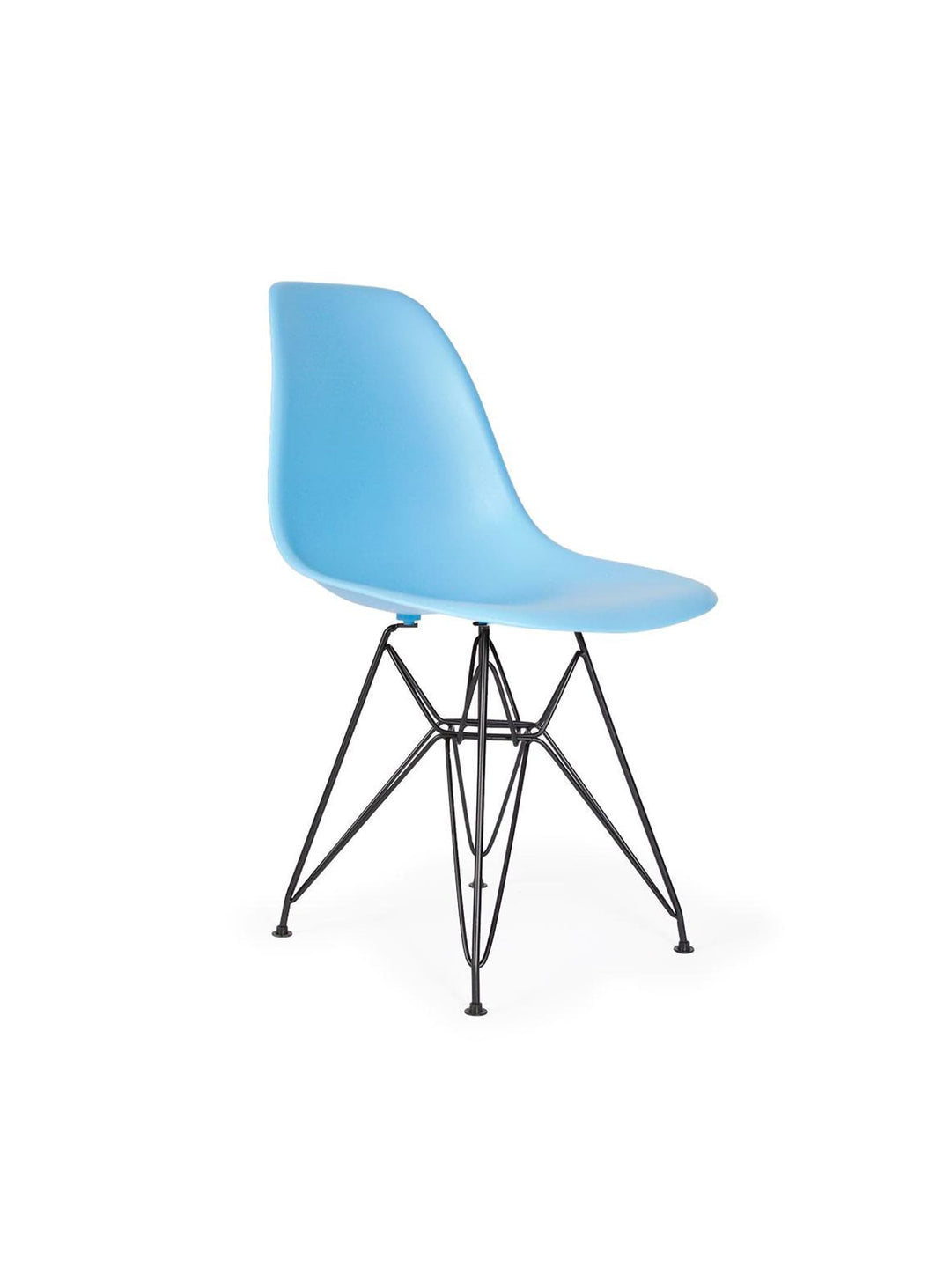 Une chaise Eiffel DSR Nüspace pour un intérieur raffiné et tendance. bleu lavande