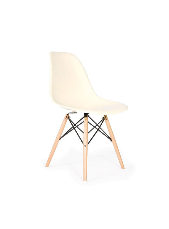 Apportez du charme à votre déco avec la chaise Eiffel DSW Nüspace. creme