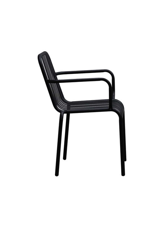 Chaise Enid avec accoudoirs : parfaite pour jardin ou resto stylé. noir