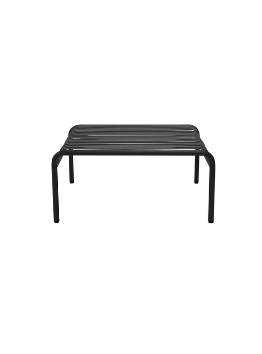 Enid : table basse d’extérieur noire, look épuré et durable.