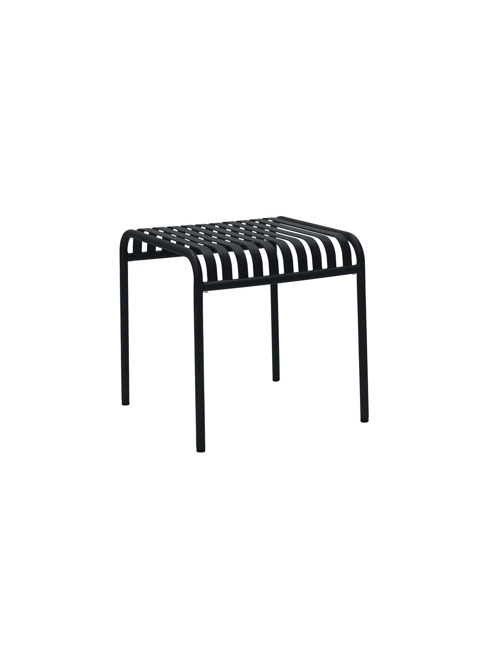 Table d’appoint Enid chez Nüspace : design à lattes et acier résistant.