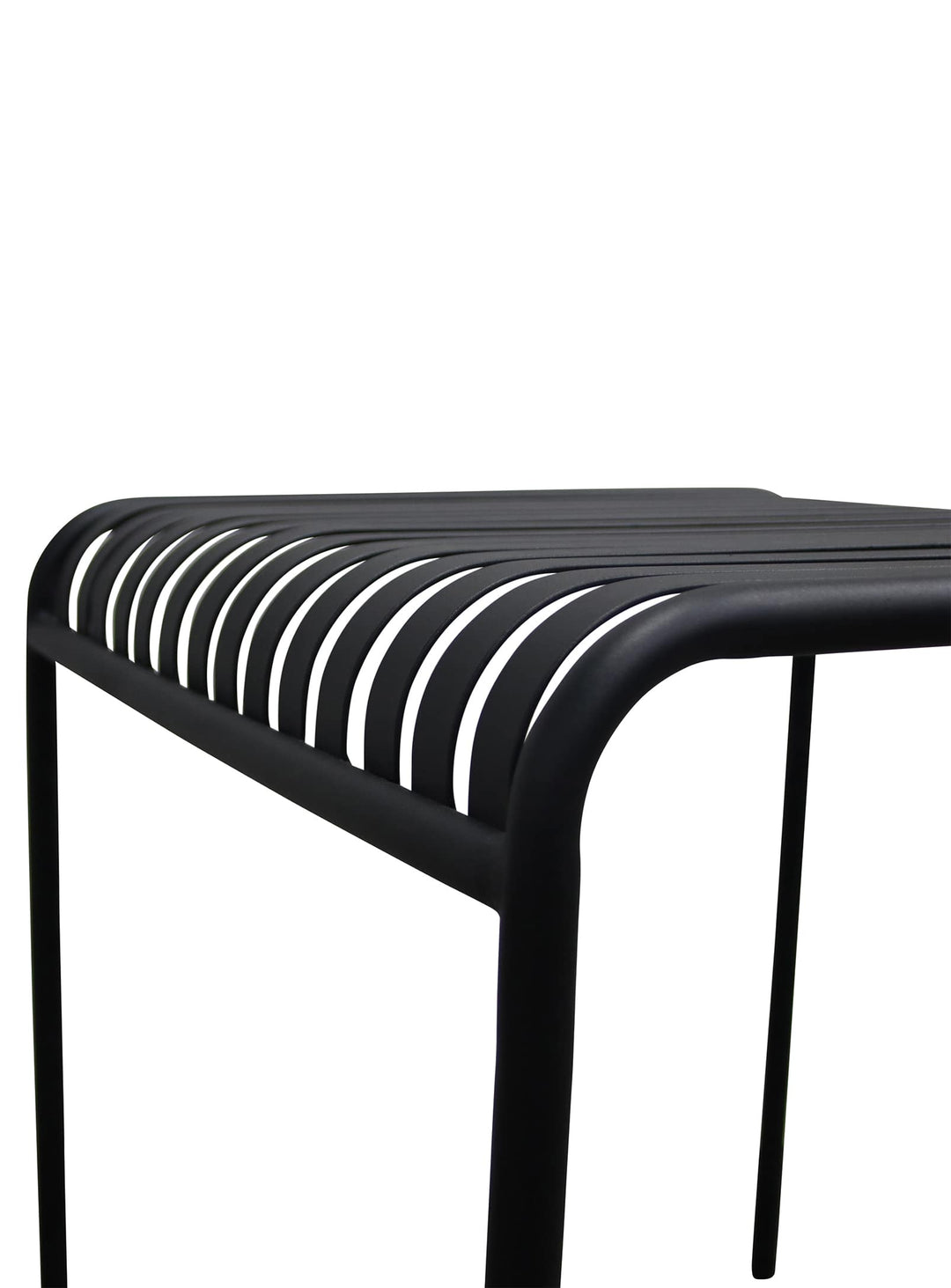 Table Enid : design moderne, acier noir, parfaite en terrasse.