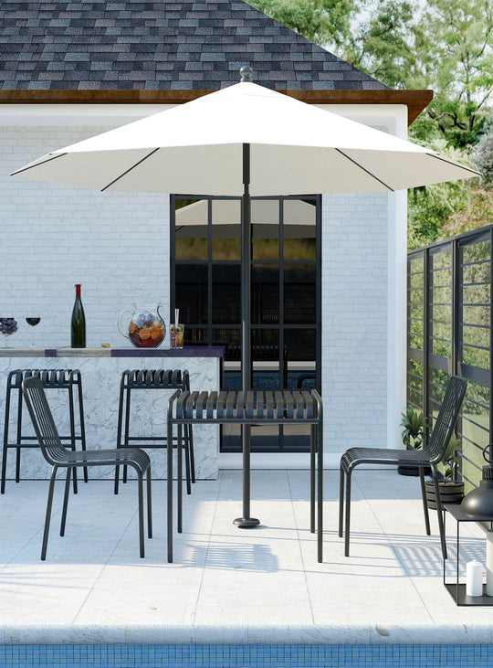 Enid, table jardin noire : look graphique, acier anti-rouille.