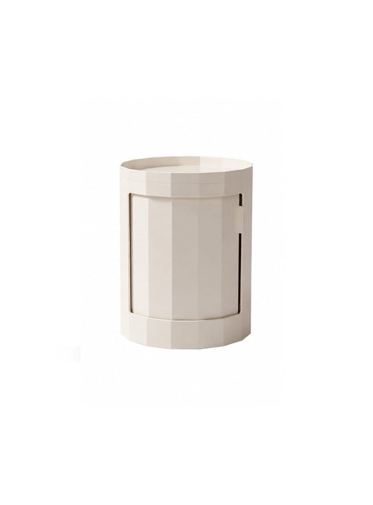 Armoire Facet 100 de HKliving en ABS recyclé, au design néerlandais minimaliste et au rangement polyvalent. creme
