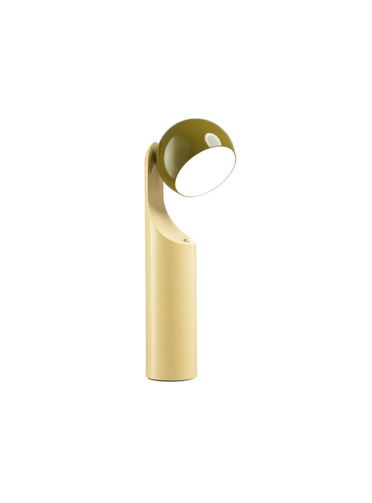 Lampe Mono de Fine Lumens : lampe moderne, sans fil et compacte. vert olive et jaune