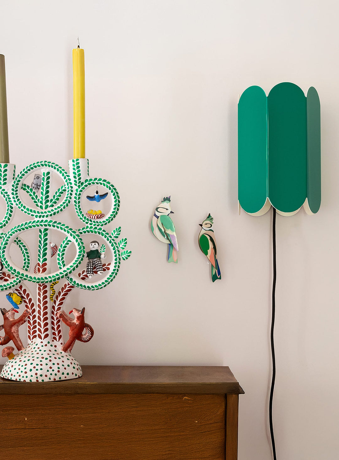 Studio Roof : des oiseaux en carton recyclé aux couleurs éclatantes.