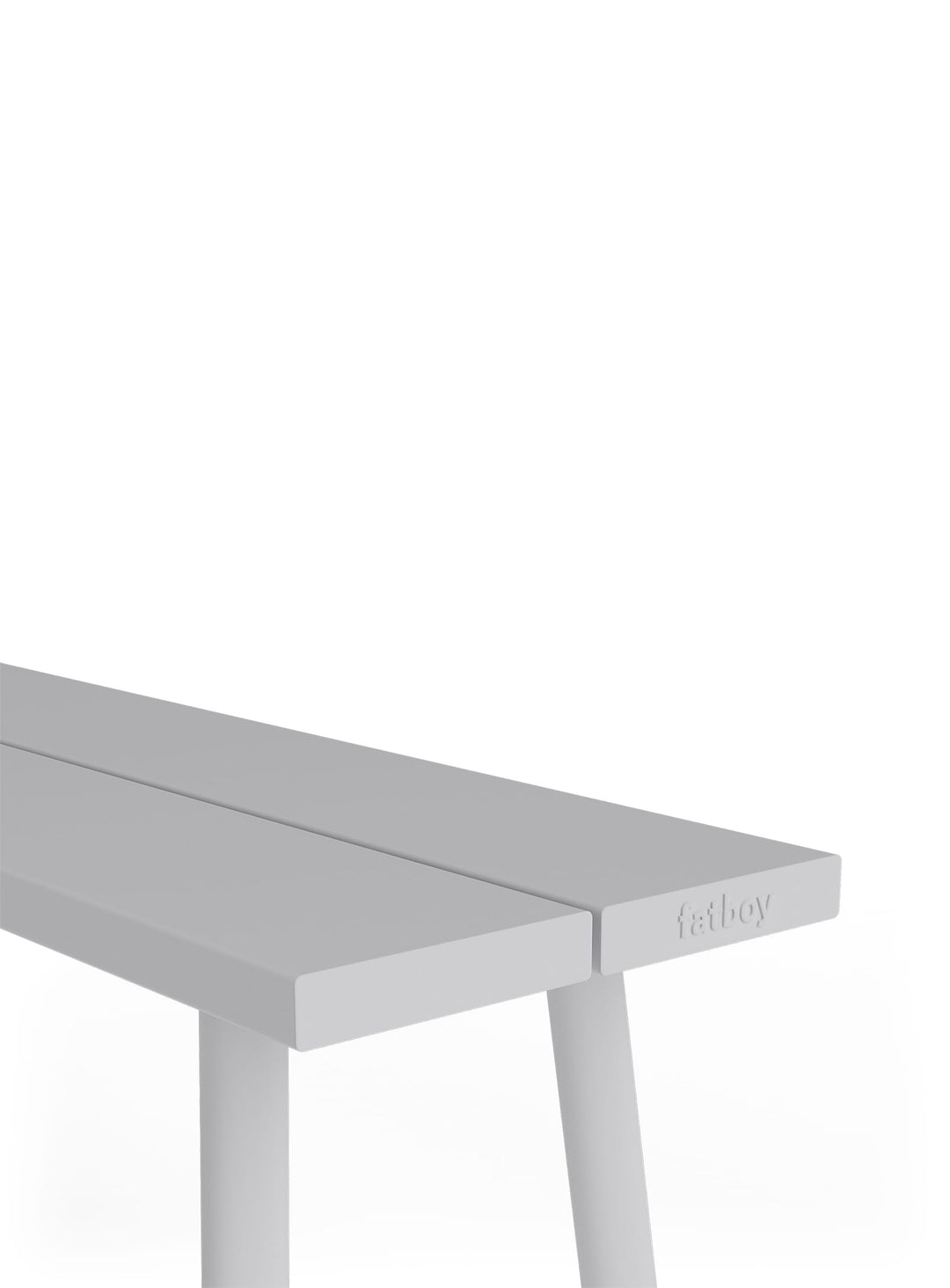 Banc Fred de Fatboy outdoor avec finition UV durable et entretien facile. gris clair