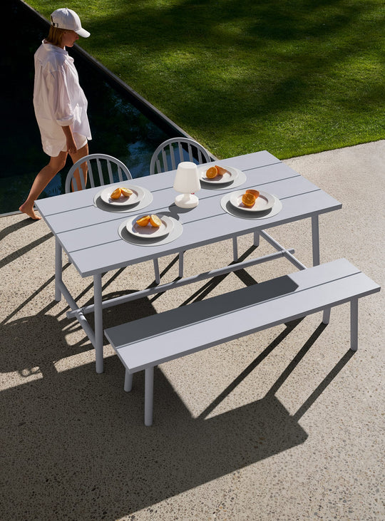 Fred's Medium Outdoor Dining Table<br> 4 to 6-places