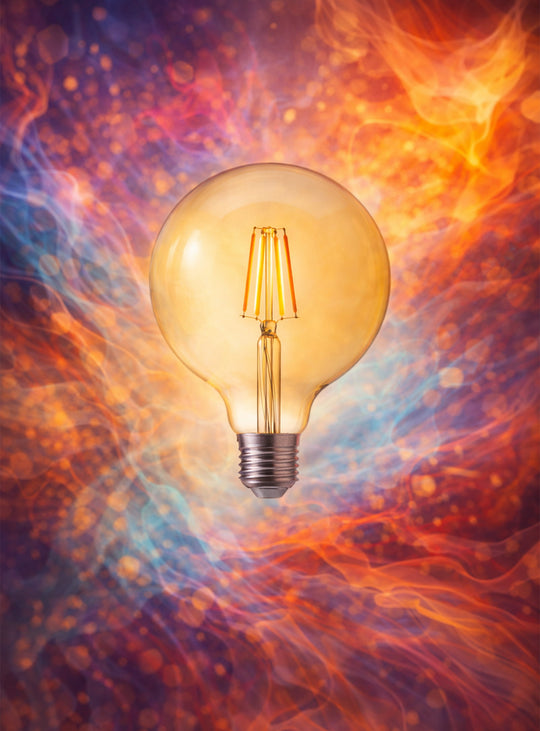 Ampoule G125 LED design élégant grand format pour éclairage décoratif moderne.