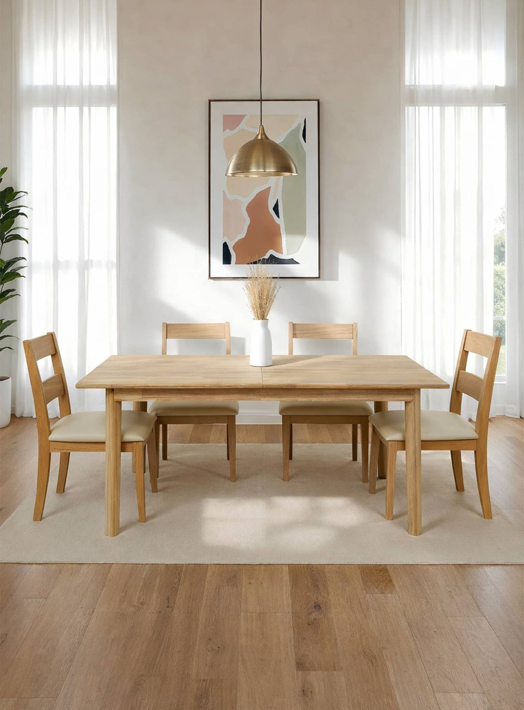 Table à dîner Gia au caractère unique, bois massif et design intemporel.