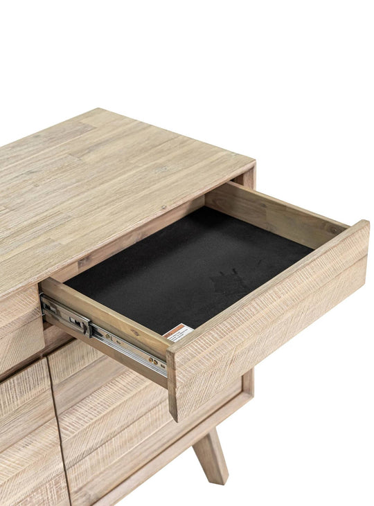 Buffet Gia au design harmonieux, parfait pour une décoration rustique et minimaliste.