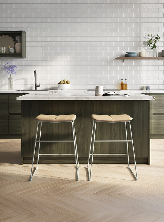 Tabouret de bar Gus* Modern Aero, design léger et finitions élégantes. sage